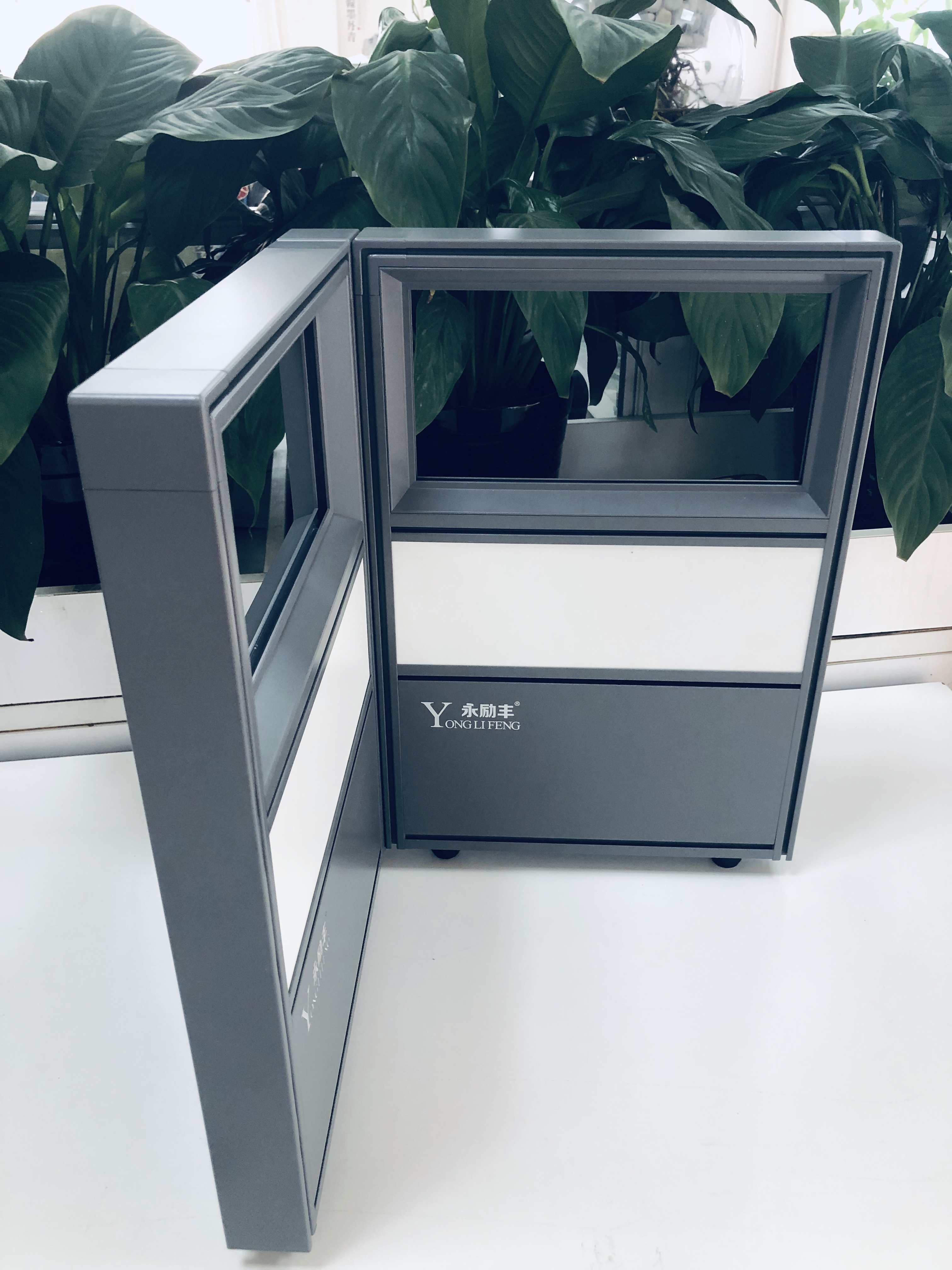 廣東辦公家具屏風鋁型材，職員辦公桌，永勵豐鋁型材定制開模