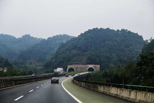 隧道標(biāo)線標(biāo)志施劃  路政施工單位 包工包料