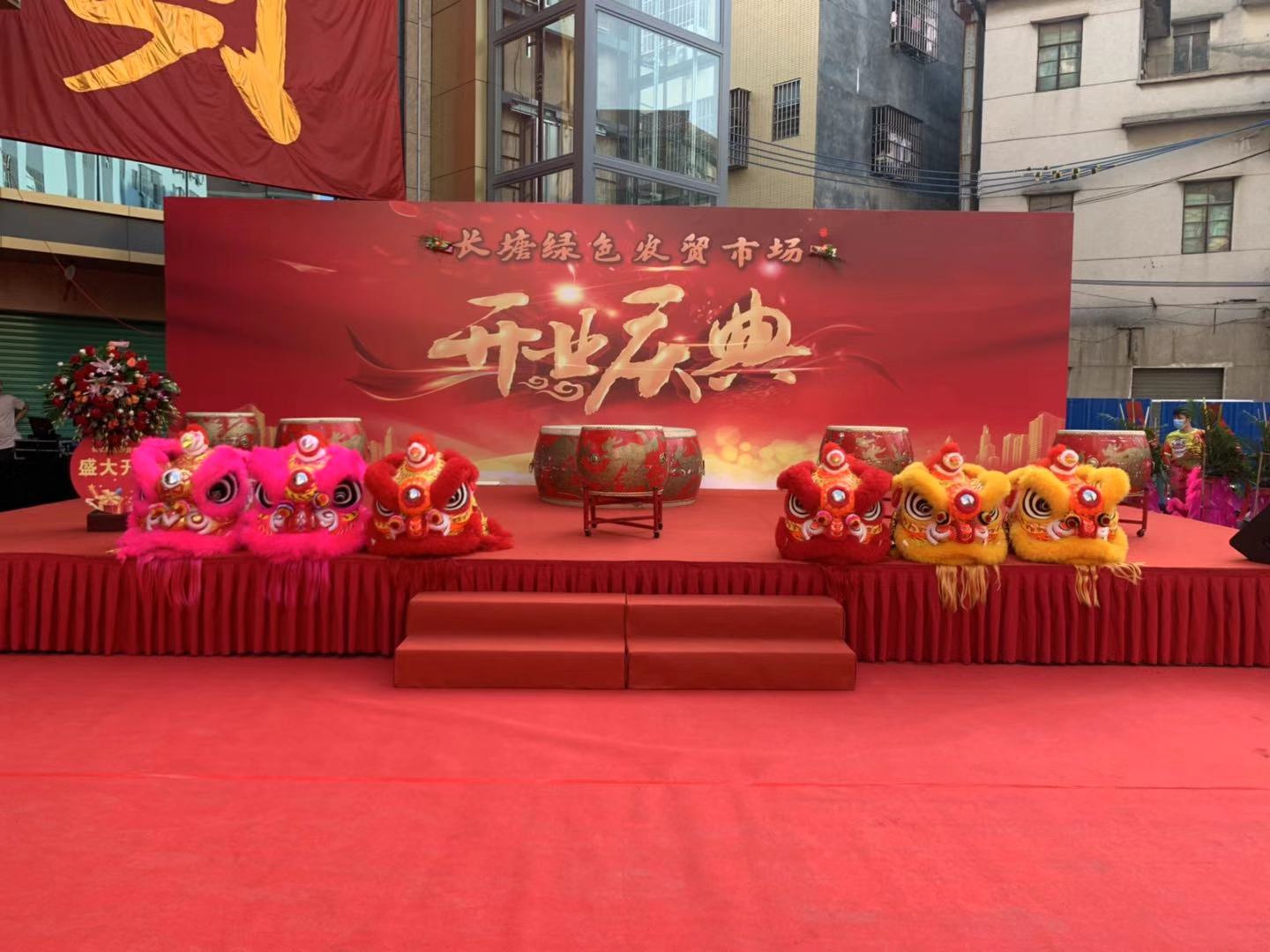南獅梅花樁表演