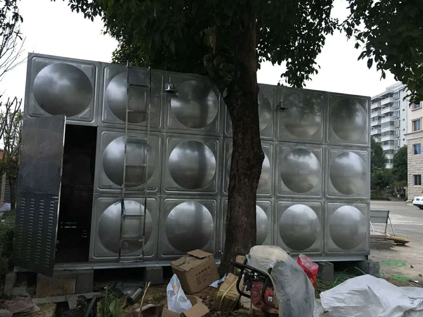 茂名不銹鋼水箱廠家 焊接組合水箱廠家 焊接組合方形保溫水箱304價格 消防水箱不銹鋼304定制做 方形不銹鋼消防水箱定制