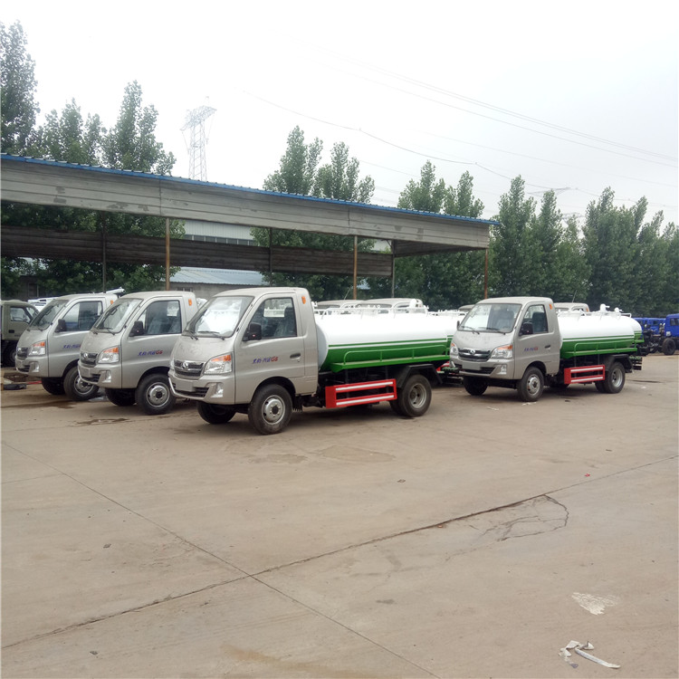 供應(yīng)山東泰安全封閉吸糞車圖片 農(nóng)用小型三輪抽糞車 藍(lán)牌小型清洗吸糞車廠家