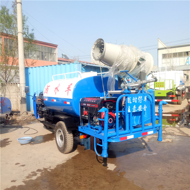 山東臨沂直銷灑水車福田小型三輪霧炮灑水車 有現車可隨時發(fā)貨