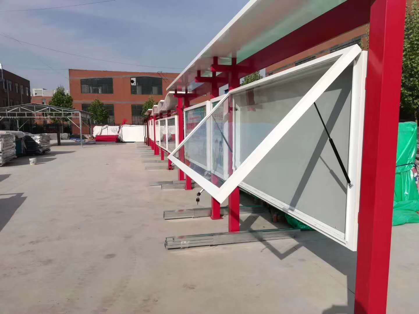 山西領(lǐng)界自己廠房生產(chǎn)宣傳欄標(biāo)牌   自己廠房、自己設(shè)備專業(yè)生產(chǎn)車間生產(chǎn)標(biāo)識(shí)標(biāo)牌    標(biāo)識(shí)標(biāo)牌生產(chǎn)廠家供貨安裝