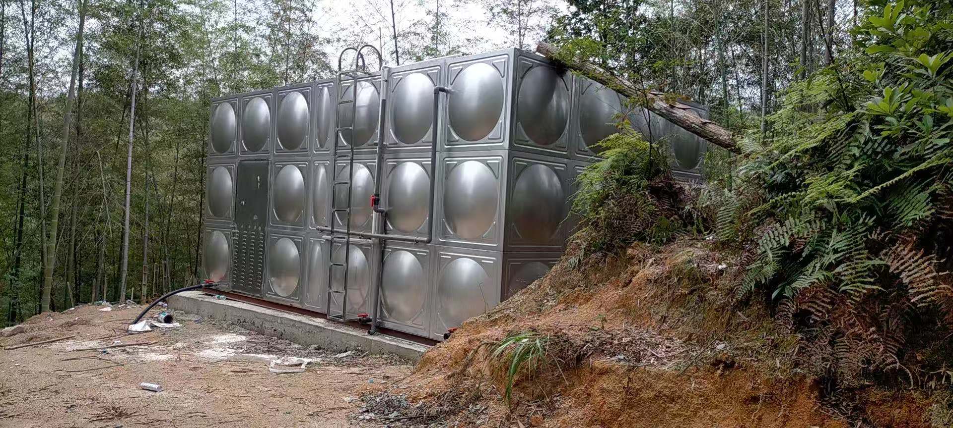 柳州不銹鋼水箱廠家 焊接保溫水箱定制 方形消防水箱304價格 不銹鋼消防水箱廠家直銷 焊接式方形保溫水箱定制做 組合水箱