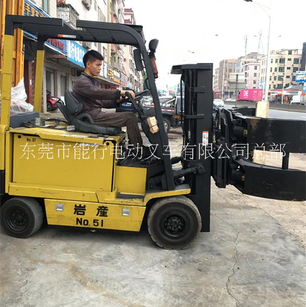 *二手2.5噸小松夾抱車