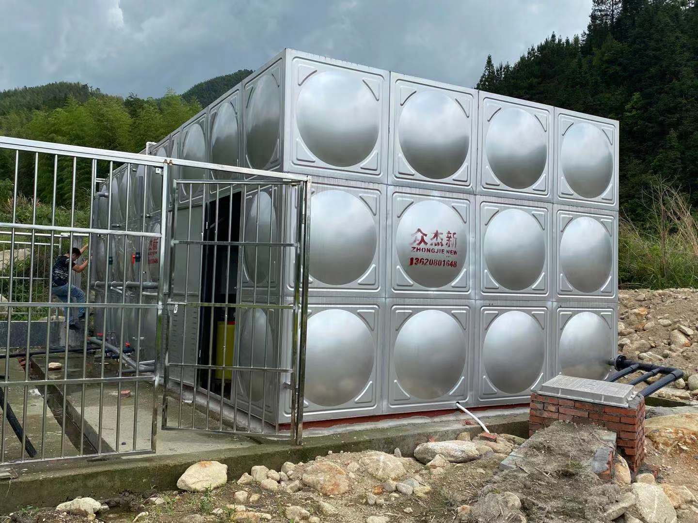 桂林不銹鋼水箱廠家 方形消防水箱304 焊接保溫水箱定制價格 不銹鋼消防水箱廠家直銷 焊接式消防水箱304價格 組合水箱