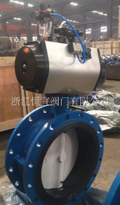 氣動法蘭蝶閥氣動執(zhí)行器含三聯(lián)件 氣動法蘭軟密封蝶閥