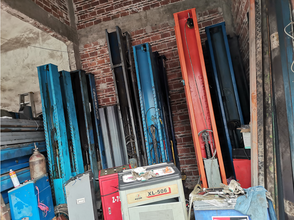 二手四輪定位儀二手舉升機二手拆胎機平衡機介子機空壓機