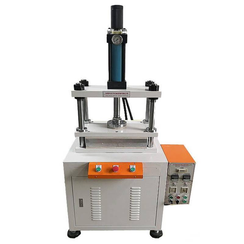 薄膜開關(guān)熱壓鼓包機(jī) 四柱液壓機(jī)