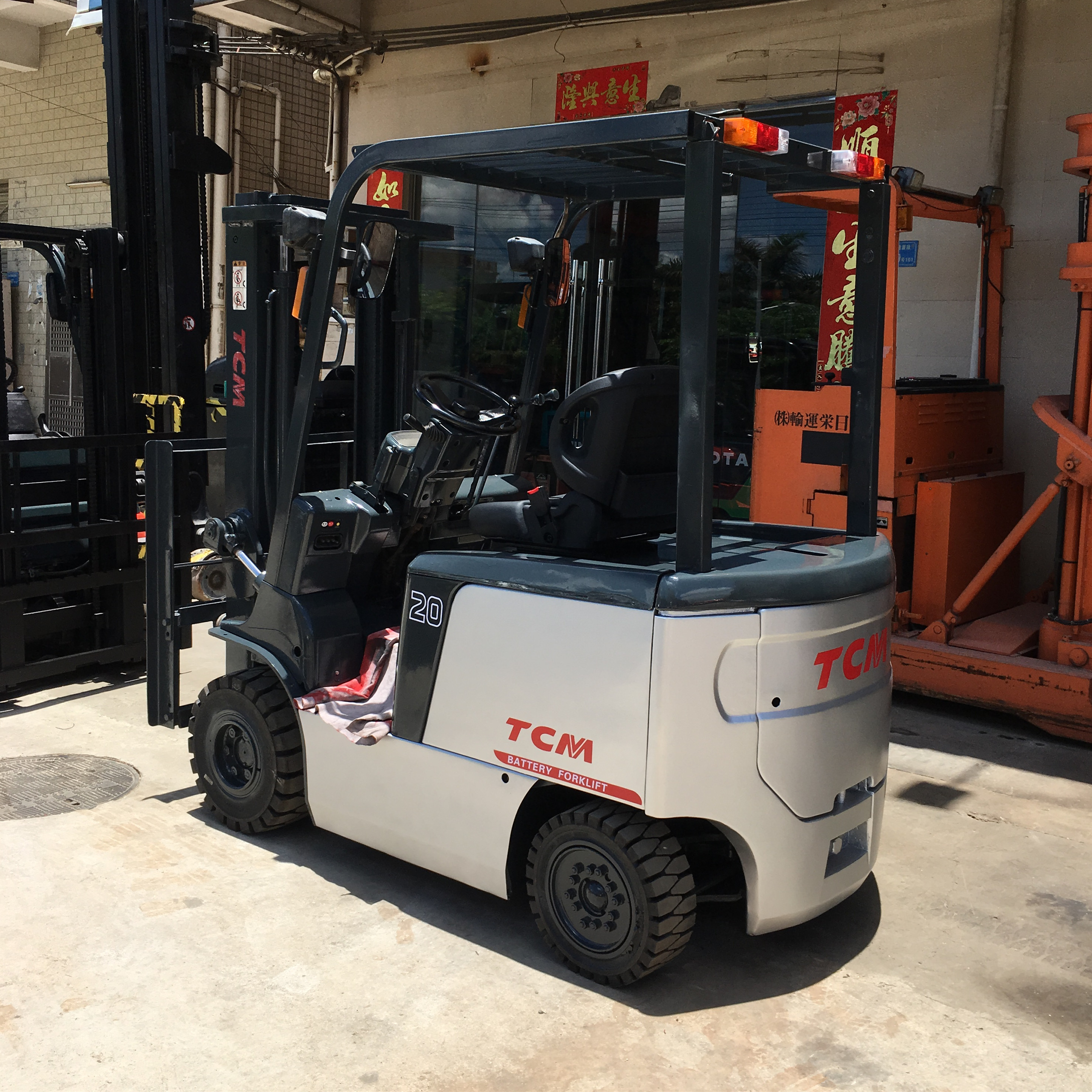 二手進口2噸TCM叉車電動叉車租賃出售