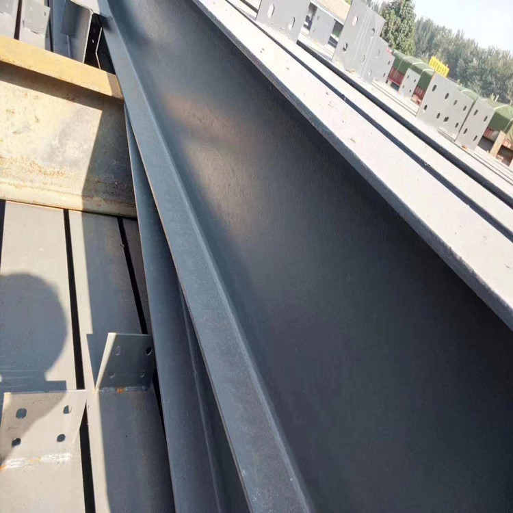廠家大量出售二手鋼結(jié)構(gòu)廠房巖棉板車間大型超市停車場(chǎng)等