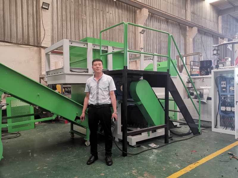 1000型單軸撕碎機-大塊機頭料撕碎粉碎機-佳諾機械推薦