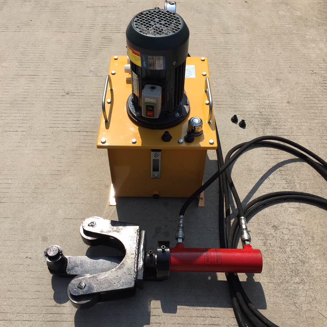 WQ32型手提式電動(dòng)液壓鋼筋彎曲調(diào)直一體機(jī)