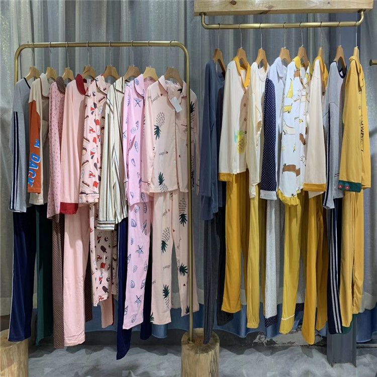 伊索兒女家居服 家居服尾貨批發(fā)