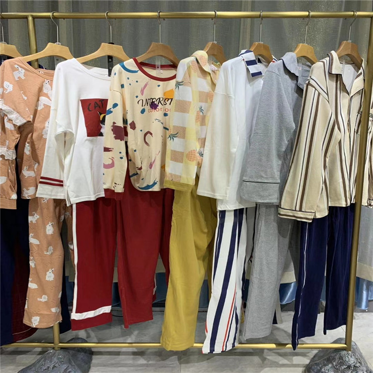伊索兒女家居服 家居服尾貨批發(fā)