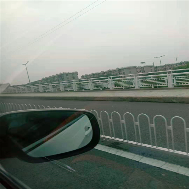 鍍鋅管噴塑護(hù)欄  不銹鋼復(fù)合管護(hù)欄 不銹鋼復(fù)合管