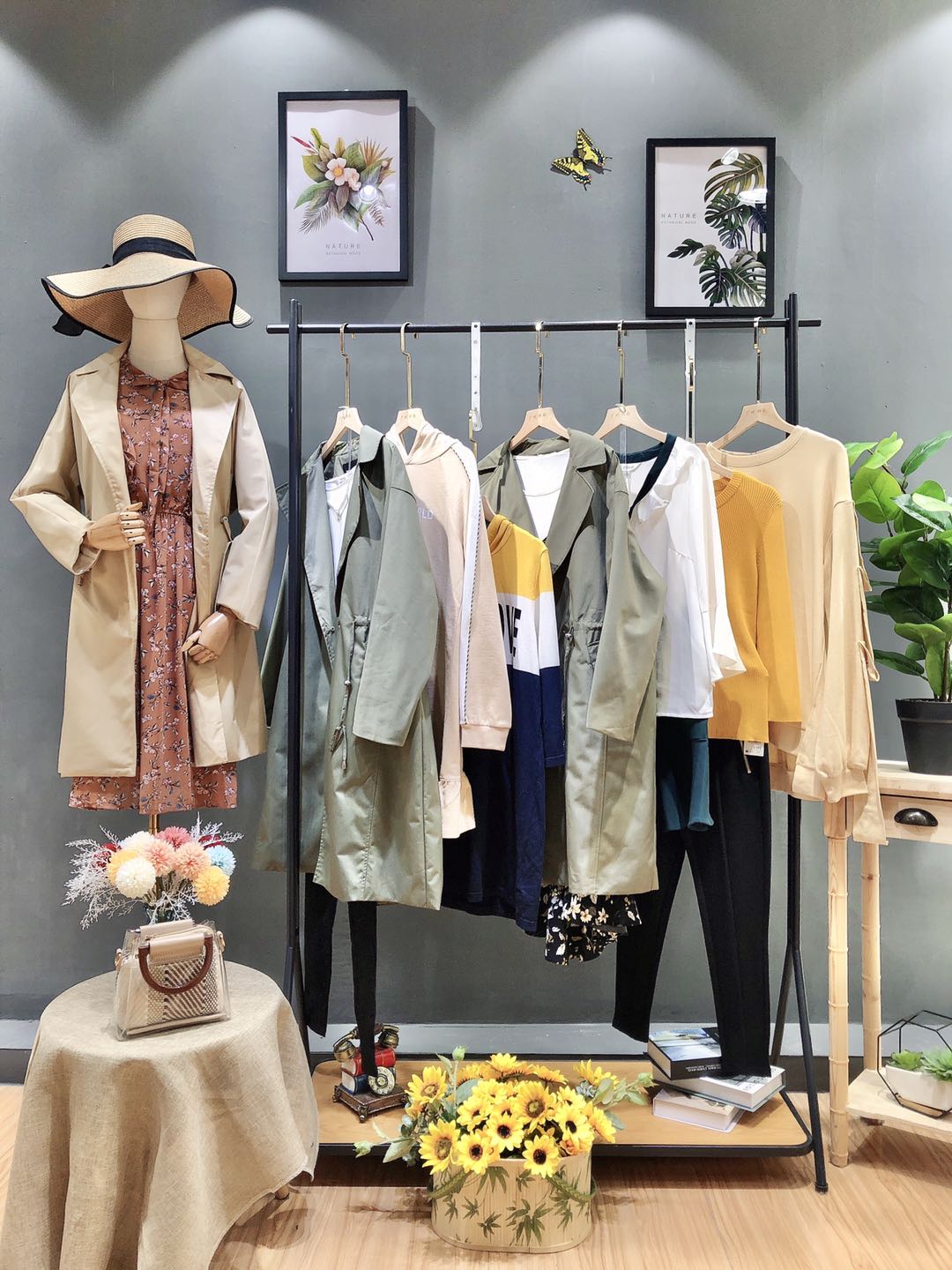 白領(lǐng)時尚淑女裝 7M拿貨 廣州軒韻女裝 專柜品牌折扣女裝批發(fā)分份