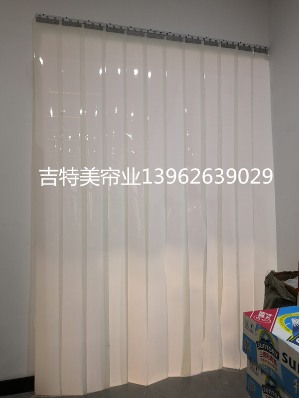 昆山焊接防護屏電焊遮光防弧光簾防電焊光板電焊防護屏阻燃軟屏軟門簾