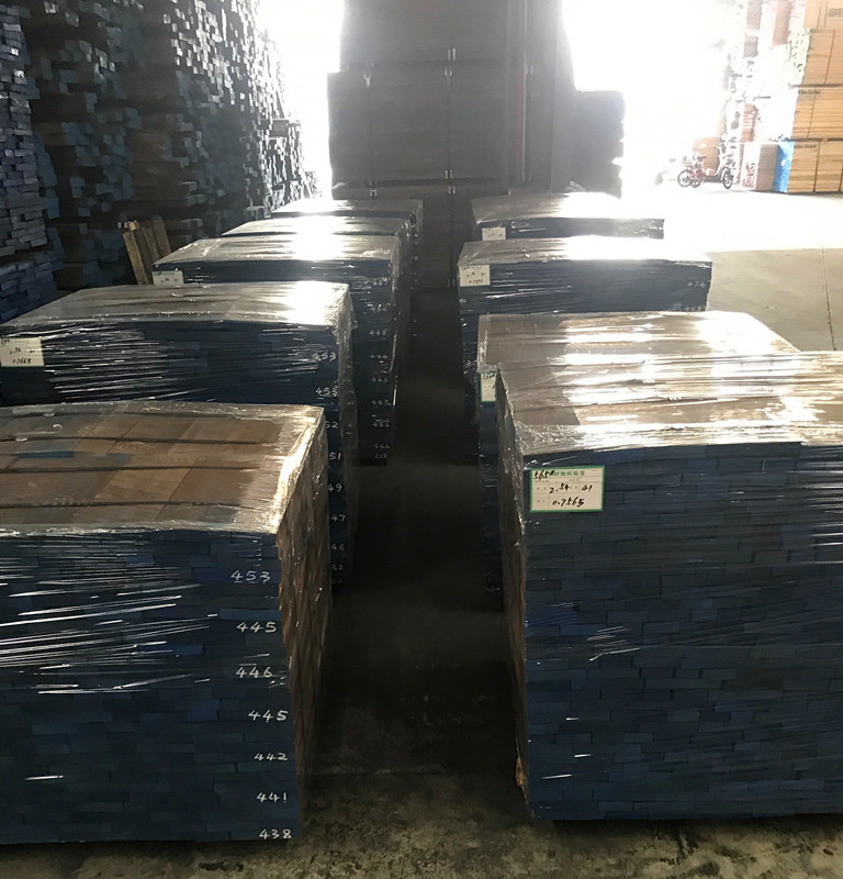 現(xiàn)貨供應(yīng)北美黑胡桃木雙面無節(jié)黑胡桃短料規(guī)格長度可訂制 黑胡桃木短料