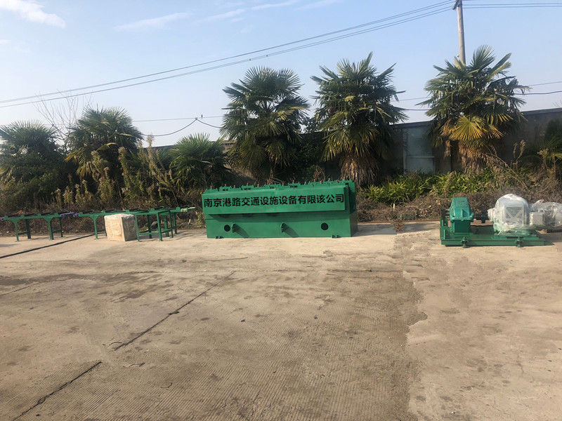 供應(yīng)、護欄板修復(fù)矯正機、南京港路。