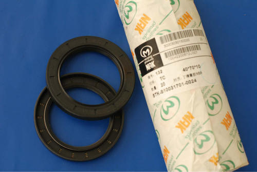 進(jìn)口臺(tái)灣耐高溫NAK骨架油封NAK氟膠骨架油封