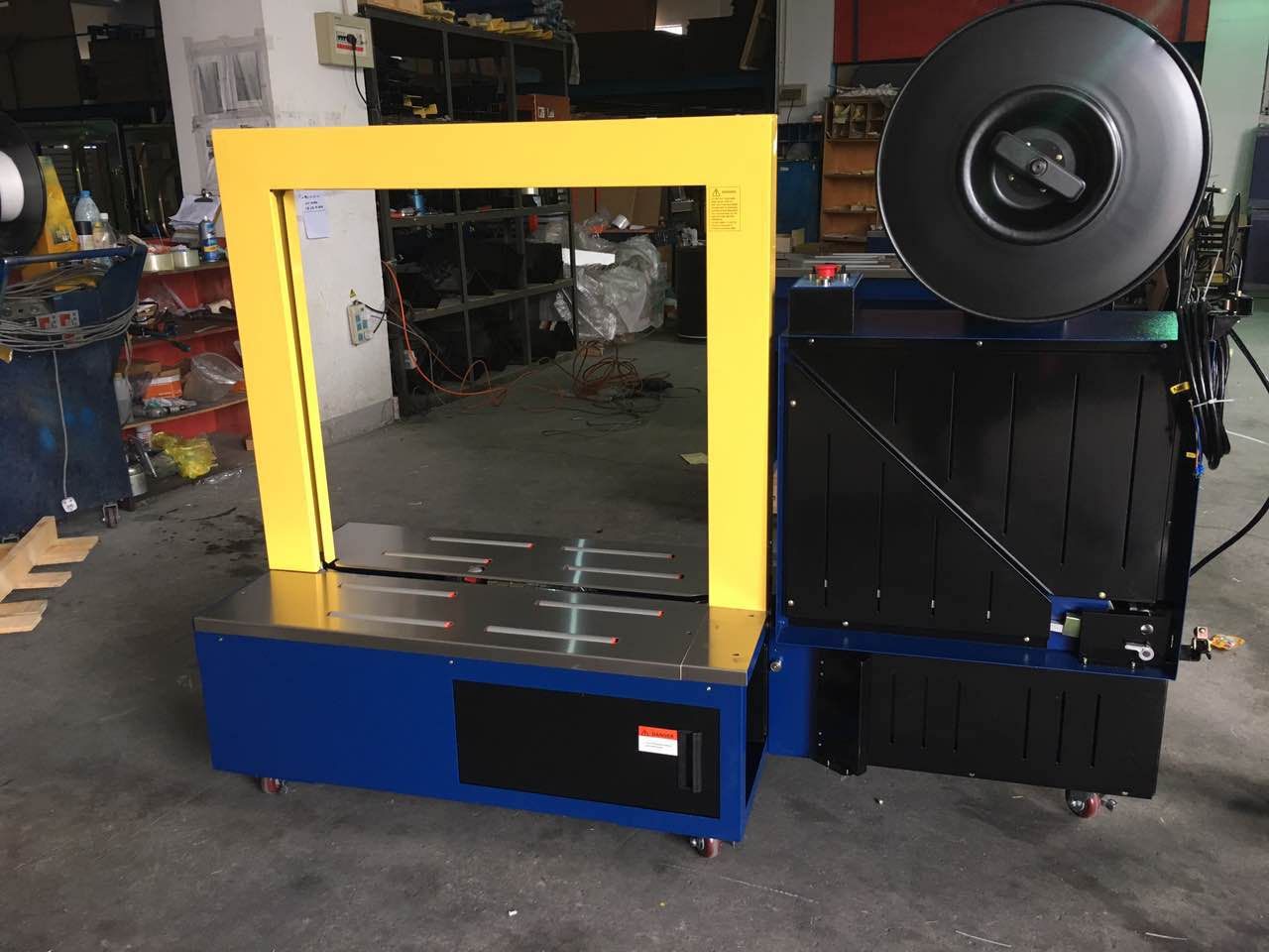 供應(yīng)全自動(dòng)動(dòng)打包機(jī)、半自動(dòng)打包機(jī)、無(wú)人化打包機(jī)