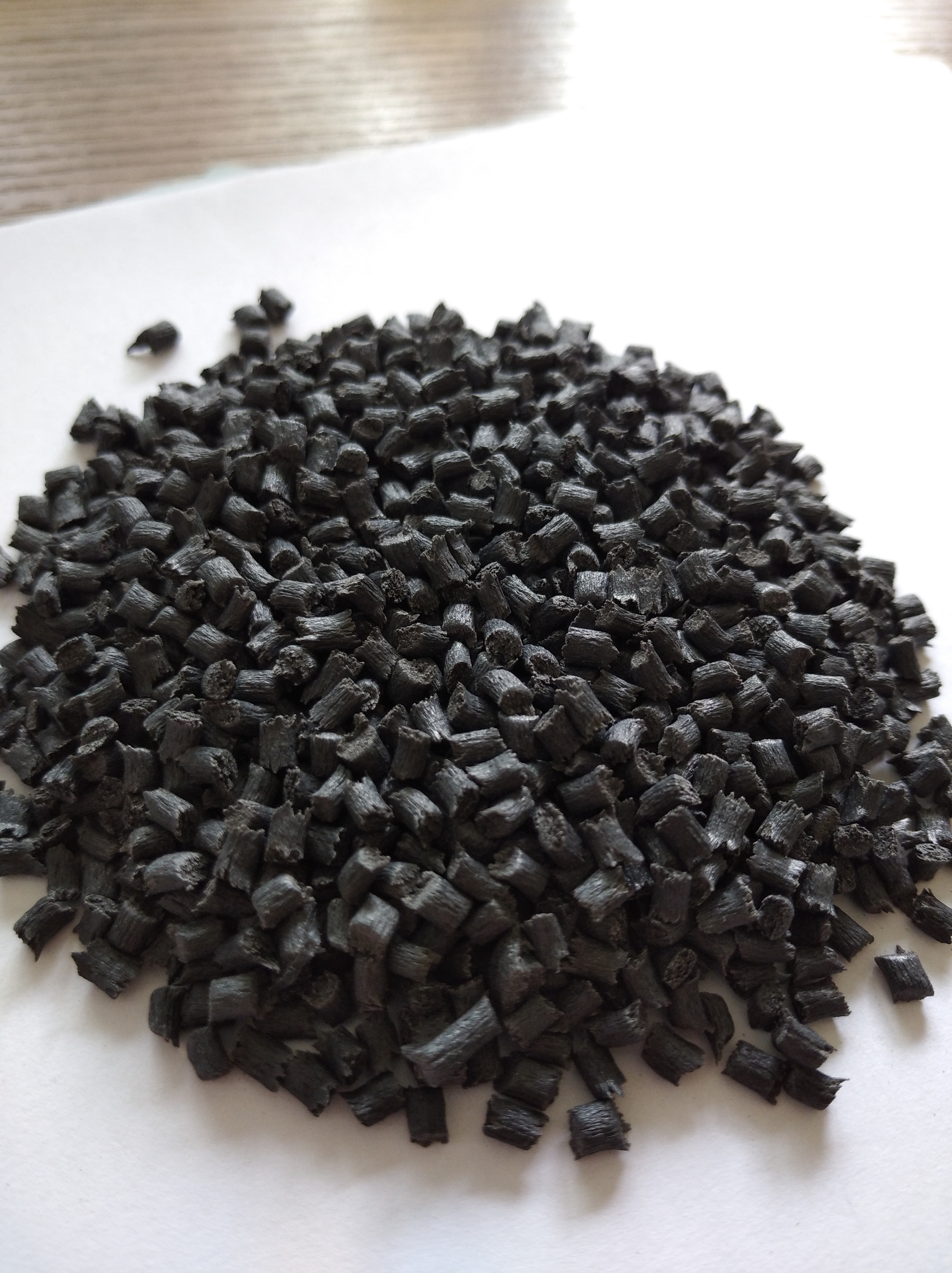 PBT加纖料 加纖30%黑色顆粒 適用于風(fēng)扇扇葉