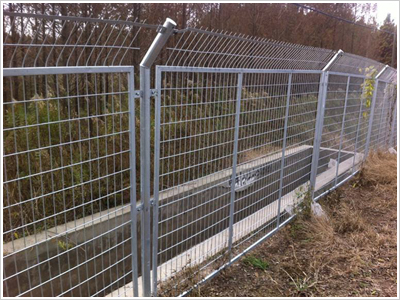 護(hù)欄網(wǎng) 熱鍍護(hù)欄網(wǎng)