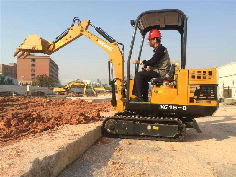 廣西欽州挖掘機(jī)培訓(xùn)學(xué)校_欽州挖掘機(jī)培訓(xùn)機(jī)構(gòu)_挖掘機(jī)培訓(xùn)費(fèi)用