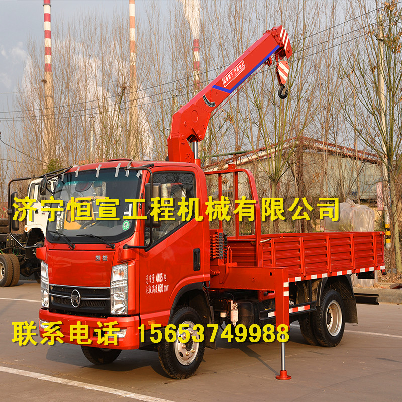 濟寧3.2噸凱馬紅色建筑隨車吊廠家直銷，工程機械起重隨車吊吊運設(shè)備 汽車底盤4S4隨車吊