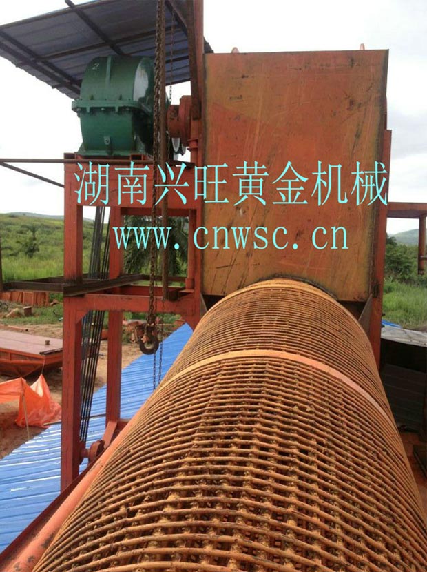湖南洗金船 國內(nèi)外洗金船廠家供應(yīng)商礦砂洗凈度高，適應(yīng)性強(qiáng)，對(duì)含泥較多的礦區(qū)都有較好的洗選效果 湖南洗金船