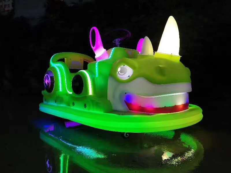 廣場擺攤犀牛小愛發(fā)光碰碰車