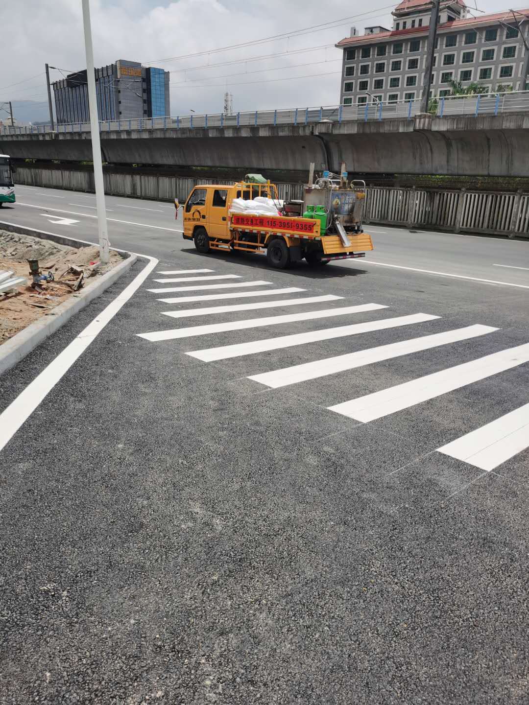 道路熱熔標(biāo)線工程價格、價錢、公司【珠海北斗星交通設(shè)施工程有限公司】