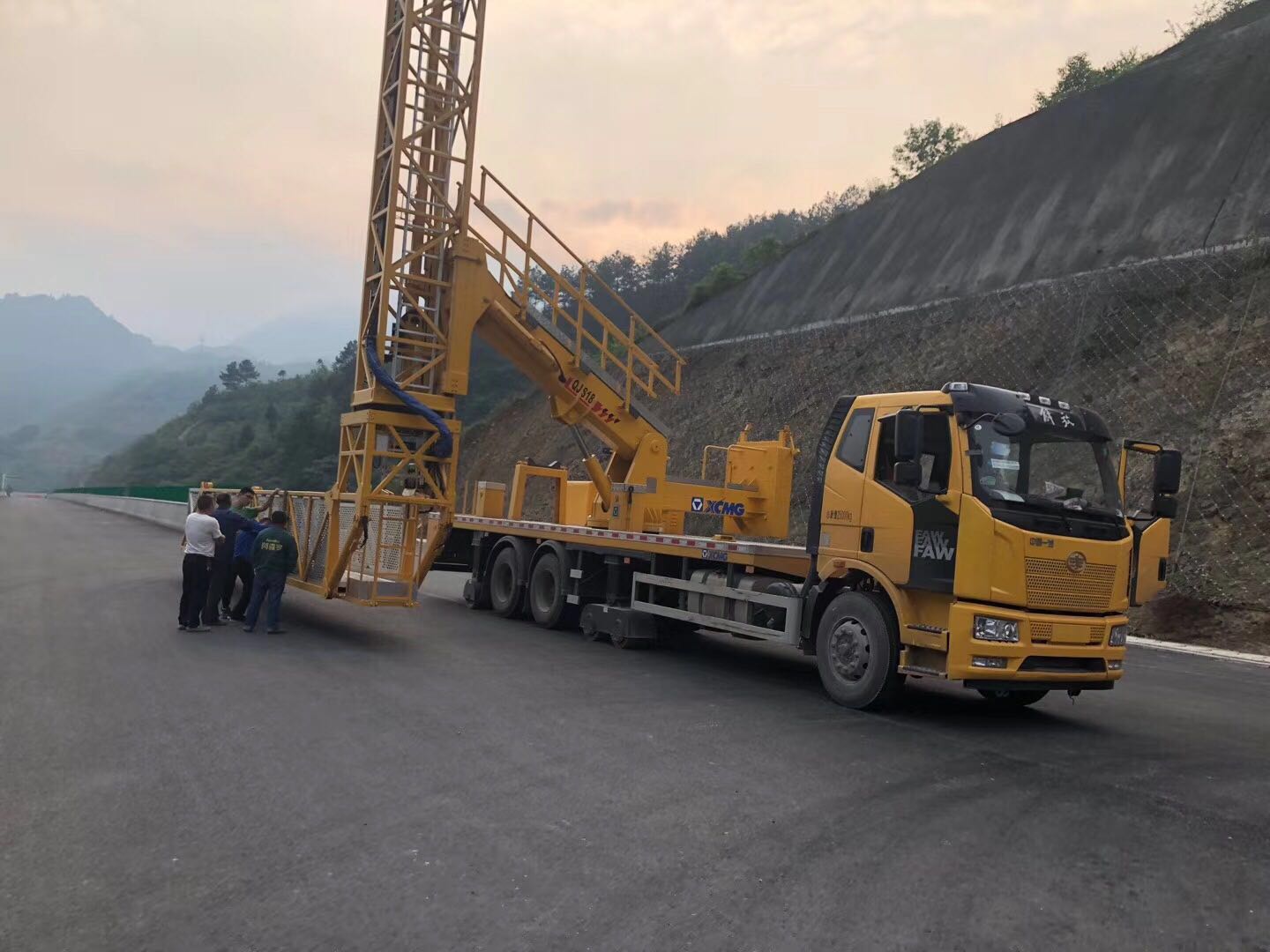 彭州橋梁檢測(cè)車，橋檢車出租公司