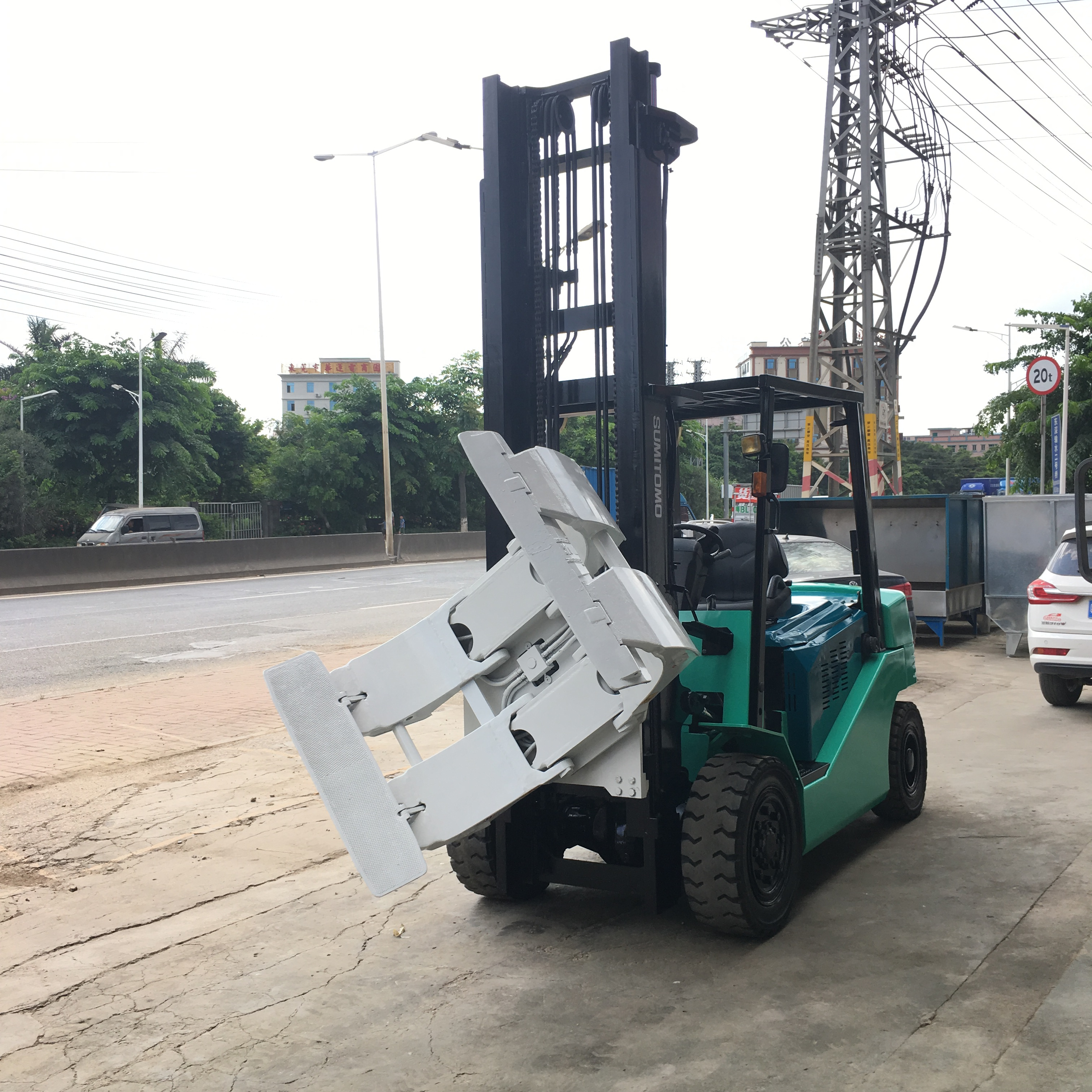 3.5噸住友電動(dòng)叉車配卡斯卡特紙卷夾叉車