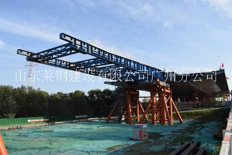 橋梁頂推施工、 鋼箱橋頂推施工施工就找深圳信恒