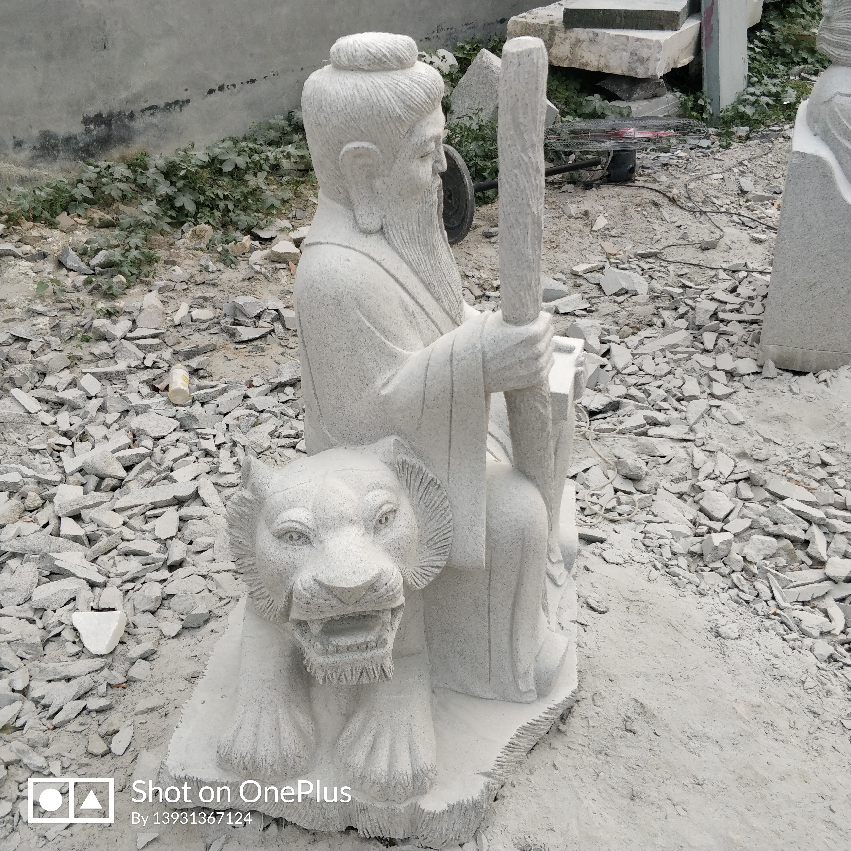 土地公石雕人物供奉雕塑土地婆擺件廠家規(guī)格任意定做加工