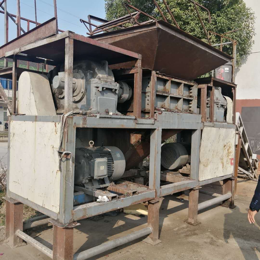 江蘇常熟二手造紙垃圾撕碎機(jī)800型5萬(wàn)