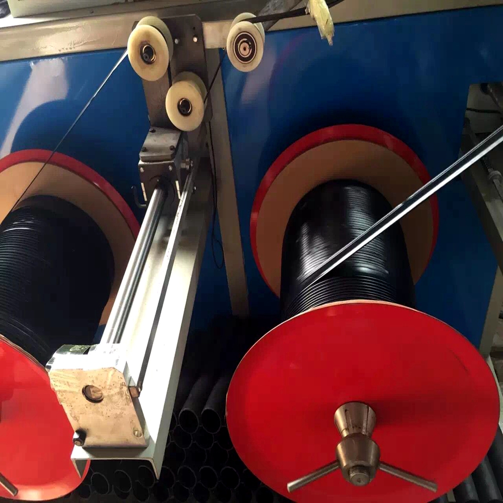 秋季洋蔥滴灌帶接頭 迷宮式滴灌帶開關(guān) 滴灌帶一畝地鋪多少米