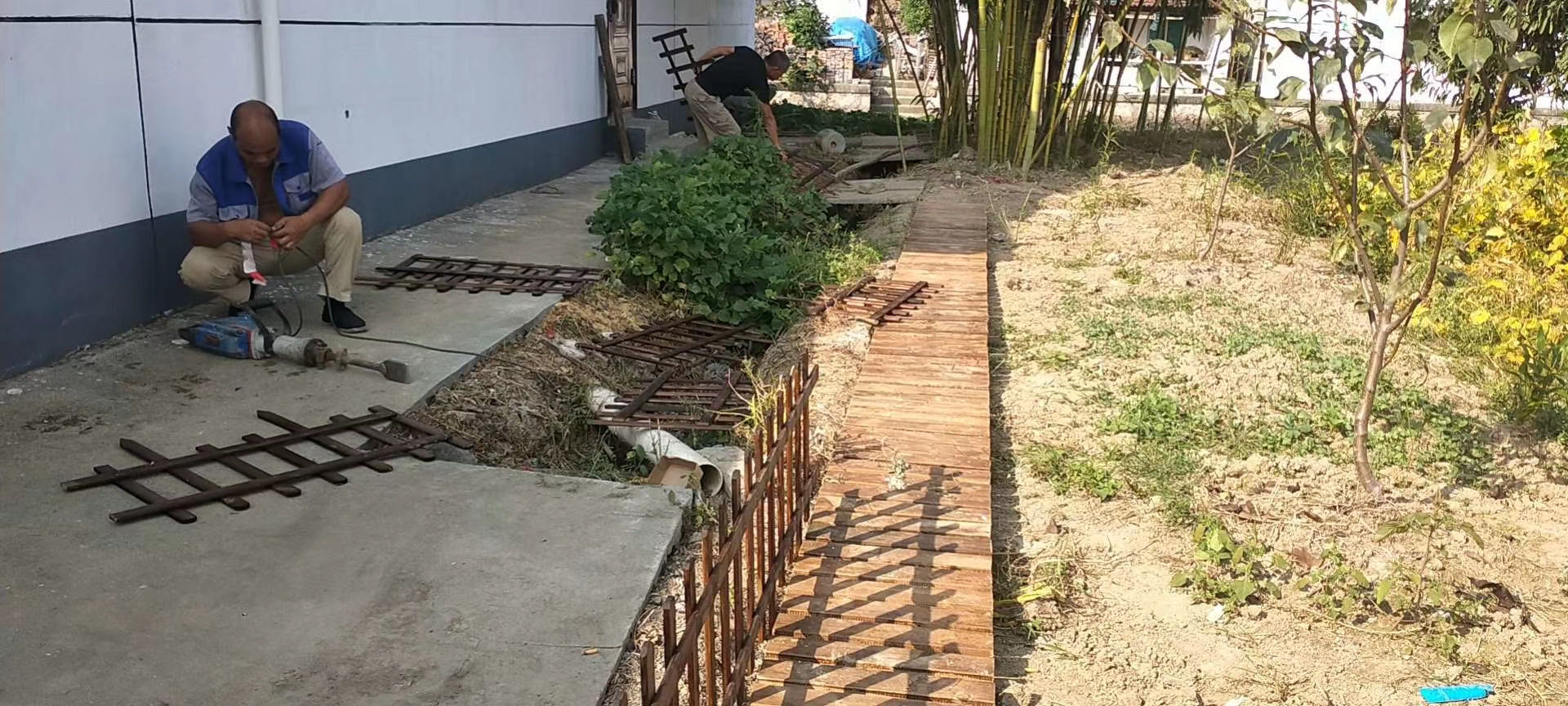 防腐木碳化木柵欄 戶外木質(zhì)柵欄 木紋護(hù)欄 木護(hù)欄圍欄