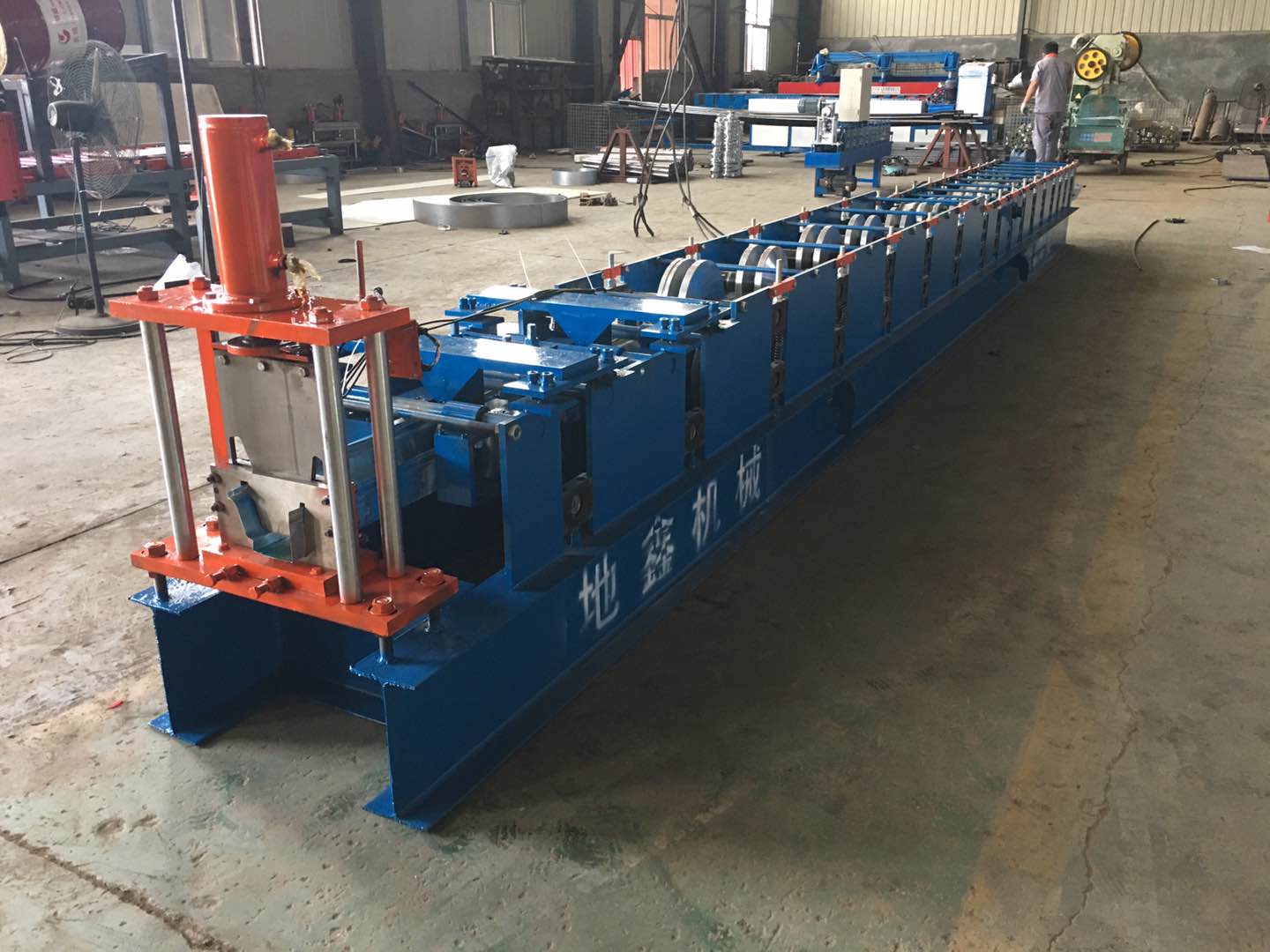 大棚落水槽輥壓成型機(jī) 天溝水槽壓瓦機(jī) 大棚落水槽輥壓成型機(jī) 天溝水槽機(jī)