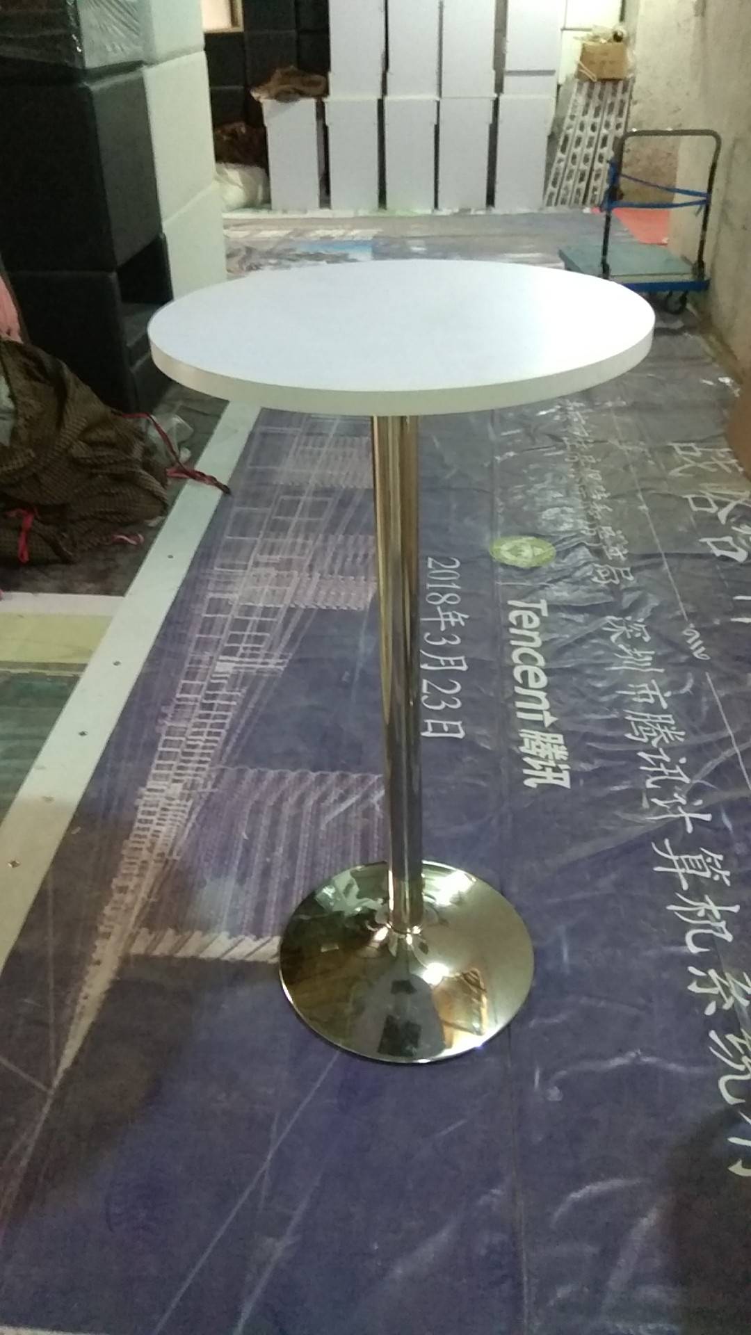 洽談桌伊姆斯桌椅沙發(fā)茶幾租賃   西餐桌租賃