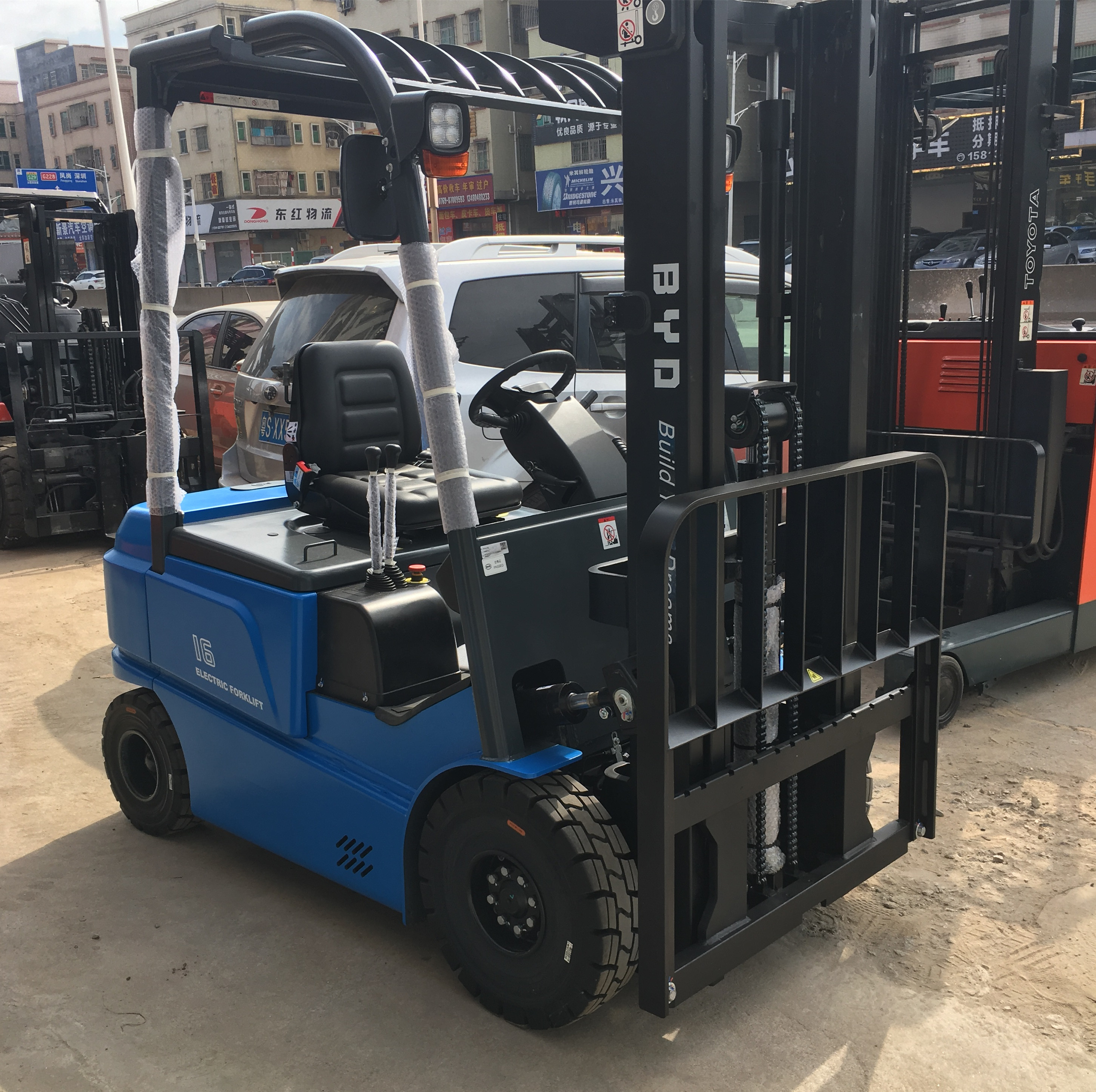 二級全自由提升門架全新1.6噸比亞迪電動叉車  出租比亞迪叉車 出租比亞迪叉車 BYD叉車