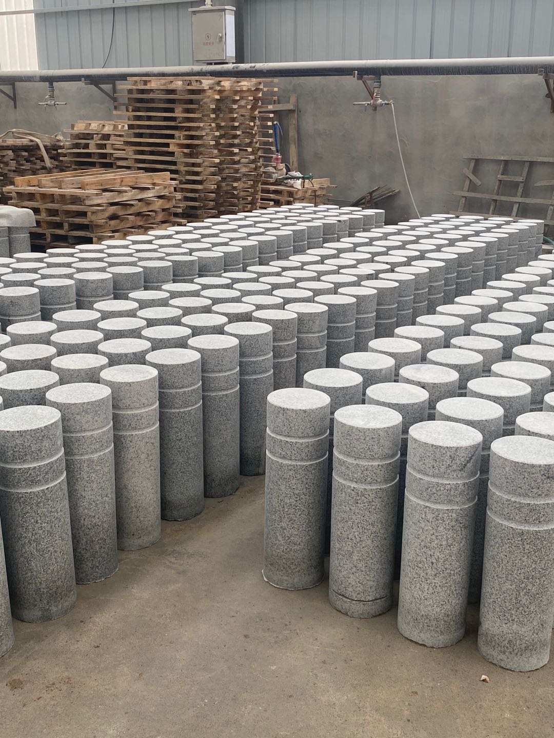 芝麻白圓球，圓柱