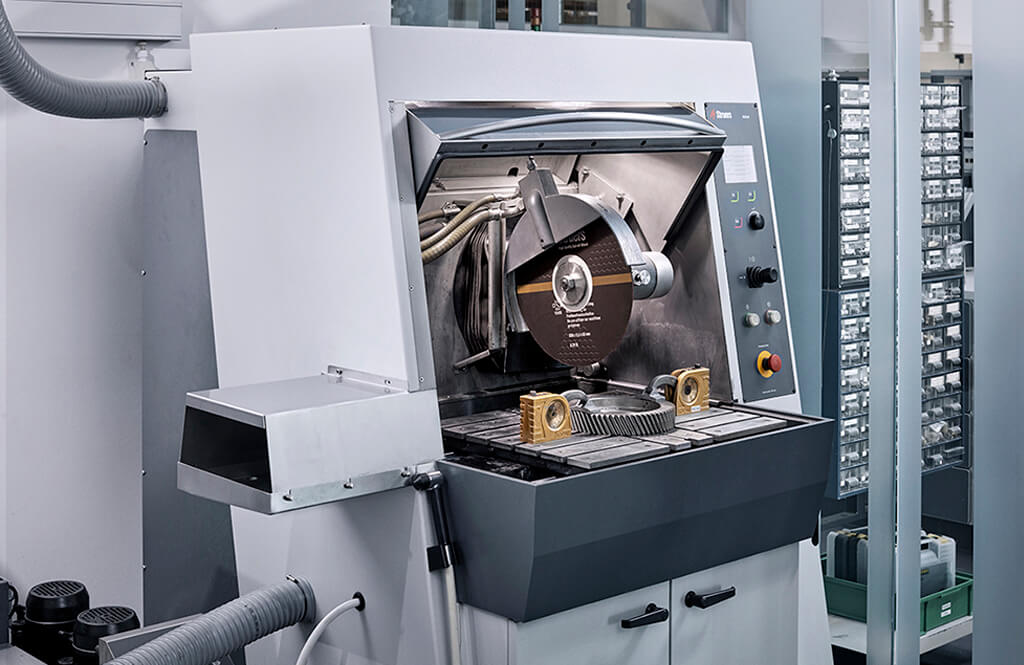 Axitom-5全自動(dòng)切割機(jī)