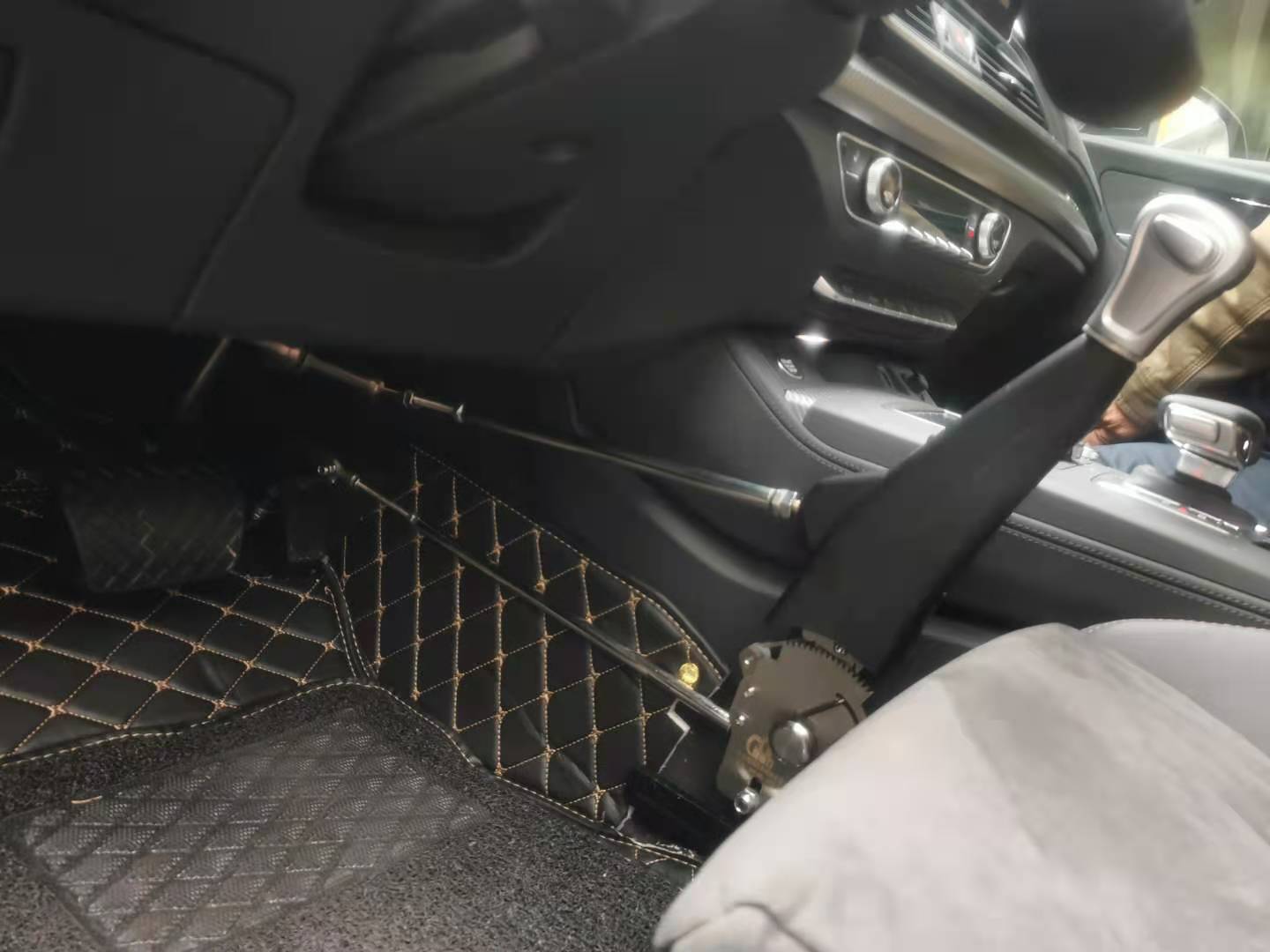 美倍力側(cè)拉式手駕裝置C5駕車輔助