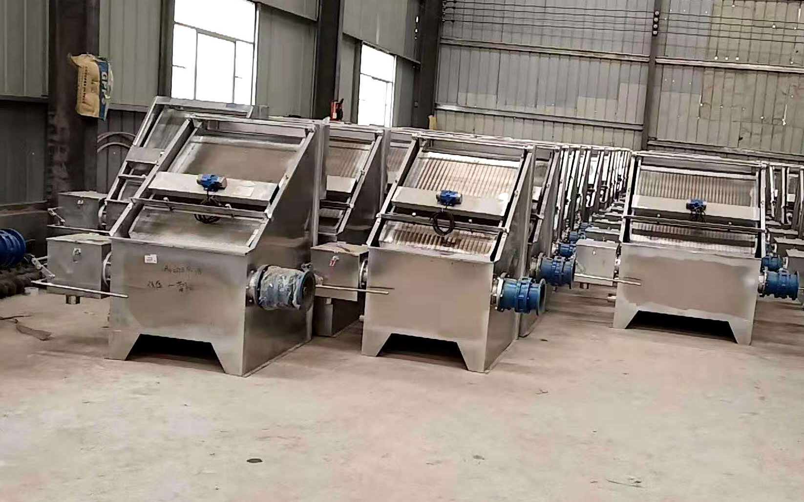 欣昱 禽畜糞便處理機(jī) 糞便固液分離設(shè)備 禽畜糞便分離機(jī)、禽畜類糞便脫水機(jī)、固液分離機(jī)、干濕分離機(jī)廠家