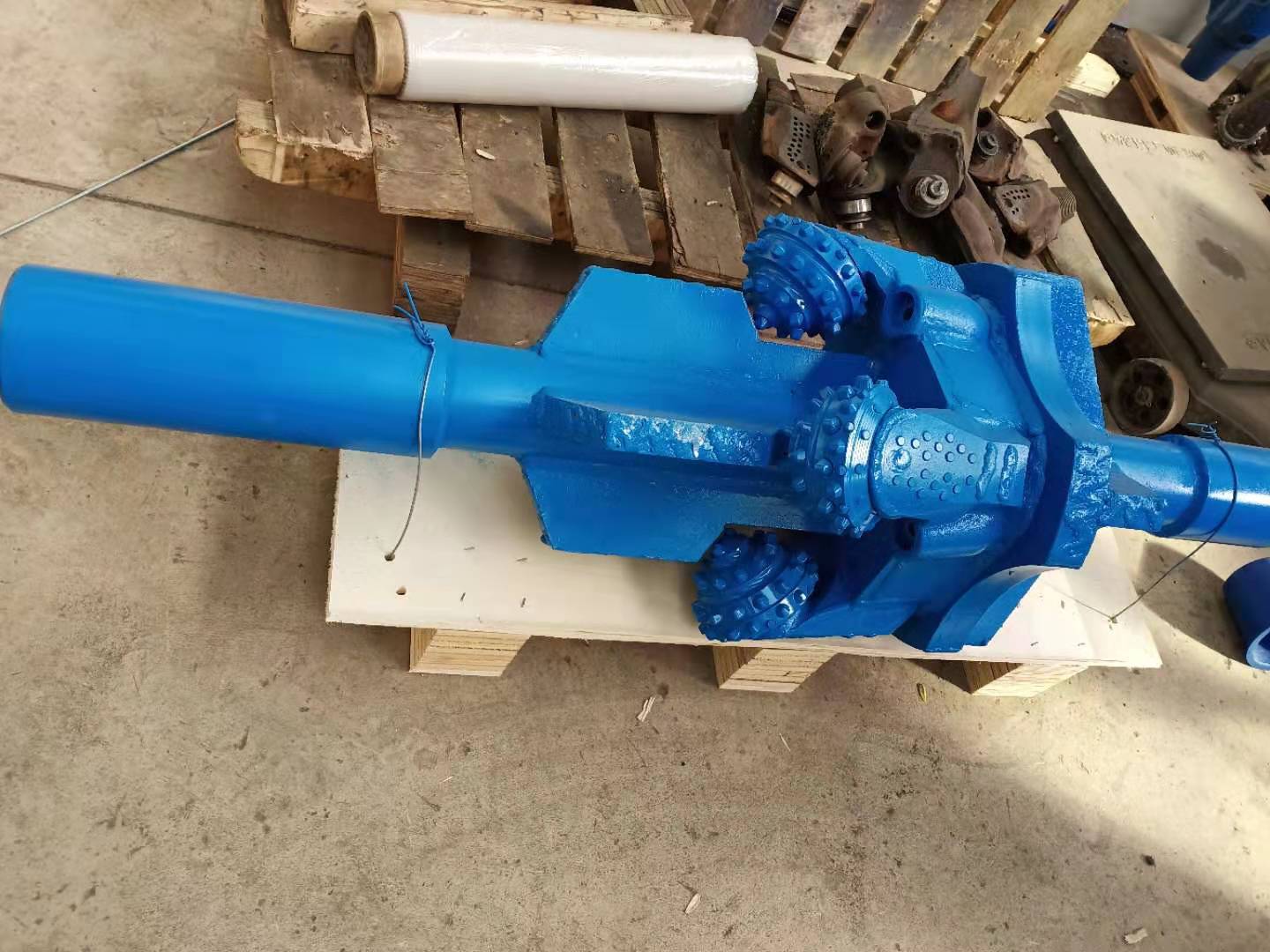 廊坊巖石擴(kuò)孔器廠家 加工定做500mm巖石擴(kuò)孔器組裝鉆頭