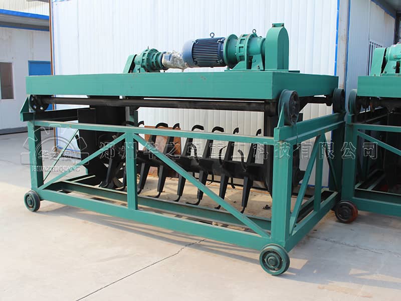 華之強(qiáng)有機(jī)肥設(shè)備簡(jiǎn)易槽式發(fā)酵堆肥翻堆機(jī)整套生產(chǎn)線定制