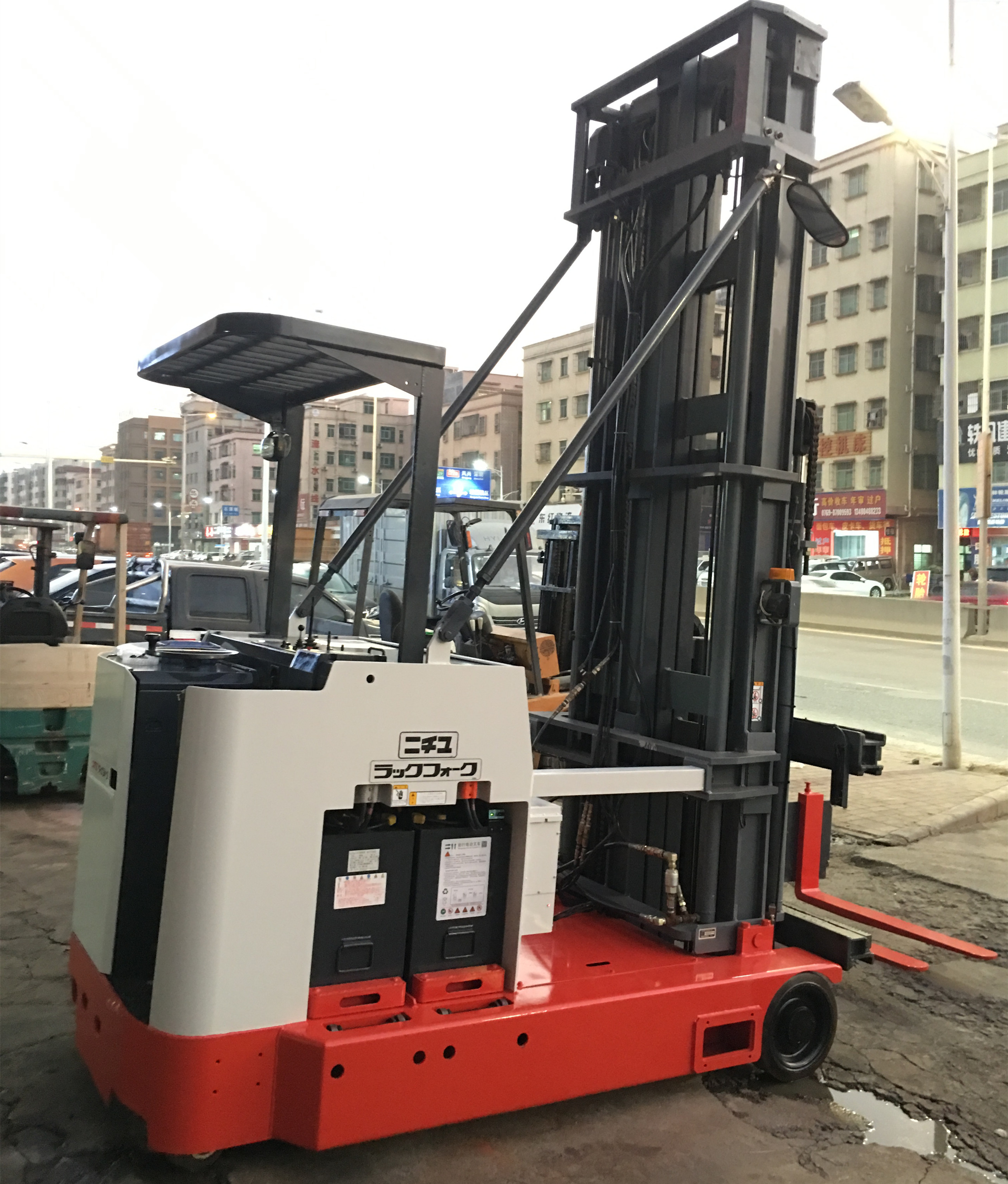 二手NICHIYU1.5噸三向電動叉車